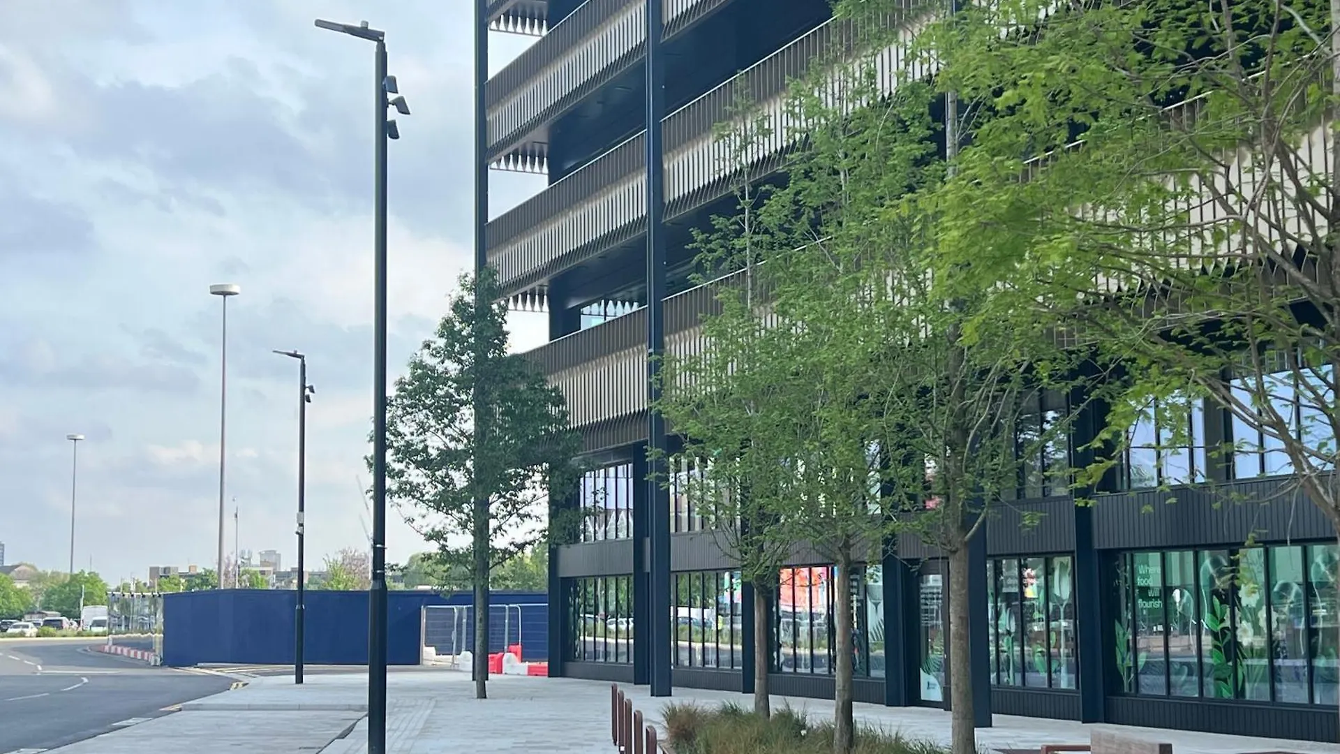 Homestay En-Suite Double Room On Riverside Of Canada Water London
